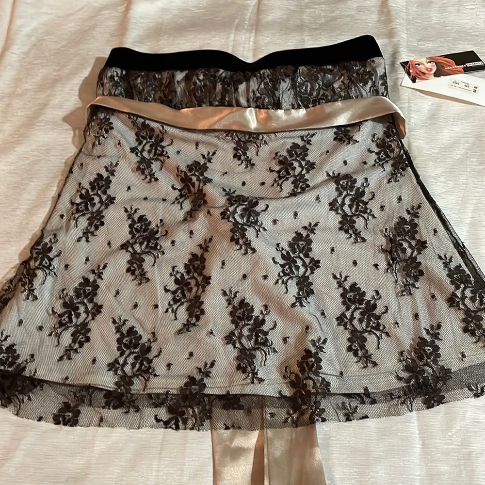 Lace strapless lace over lay top